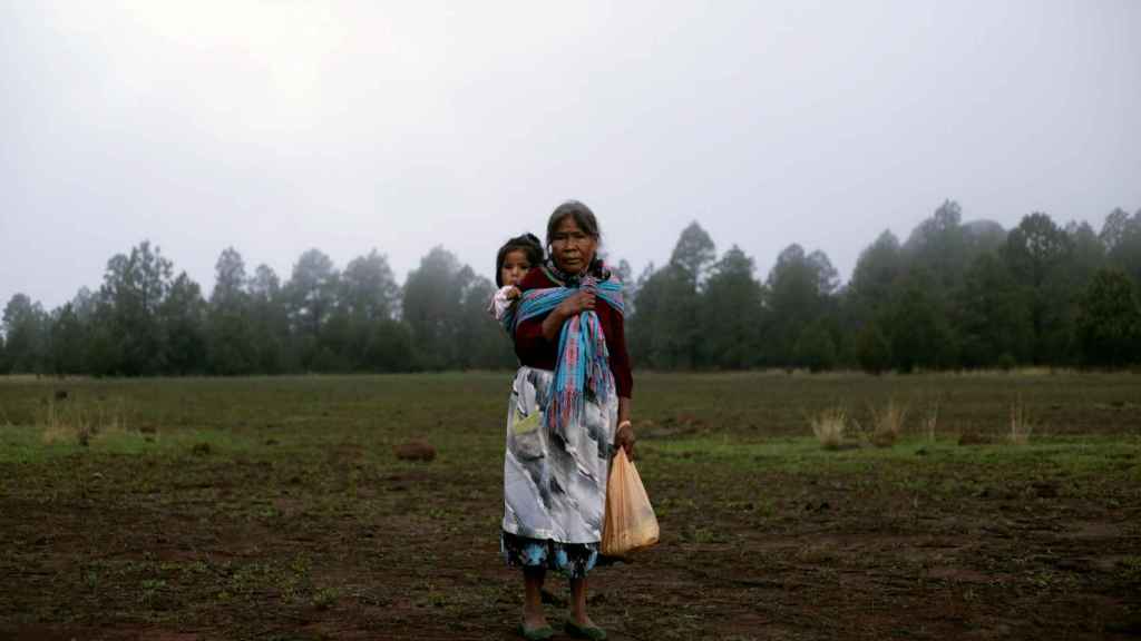 Un indígena Tarahumara en el estado de Chihuaha