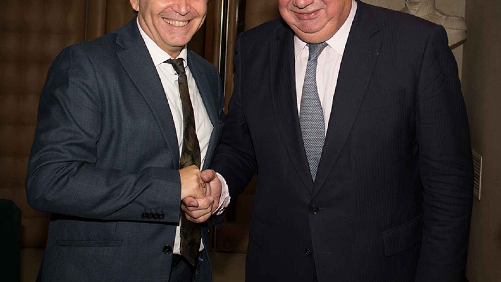 André Viard junto al presidente del Senado francés, Gérard Larcher