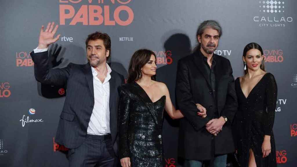 El equipo de Loving Pablo en la premiere de Madrid.