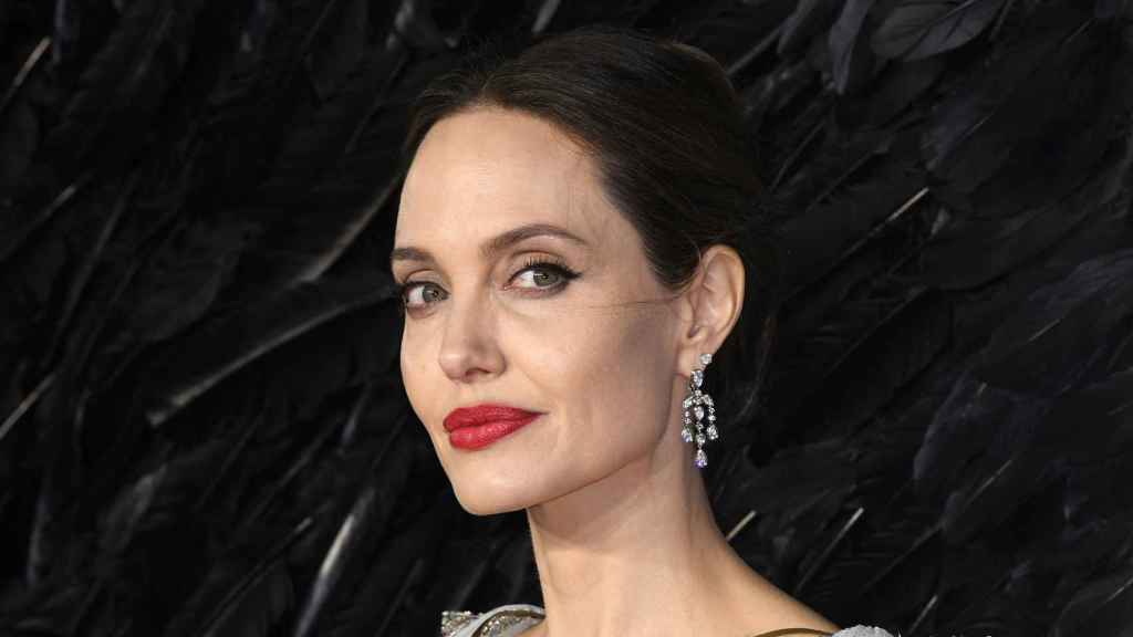 Angelina Jolie ha explicado que ha tomado decisiones para poder estar más tiempo con su familia.