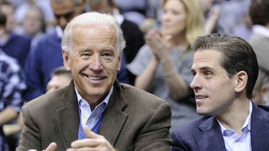 El exvicepresidente Jose Biden y su hijo Hunter Biden.