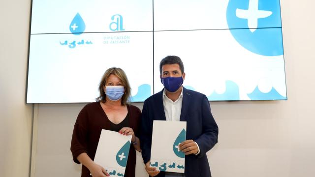 Carlos Mazón y Ana Serna presentan el programa '+ Agua'.