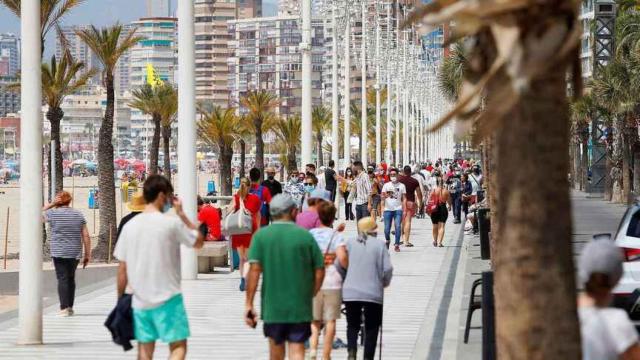 Paseo de la playa de Levante en Benidorm.