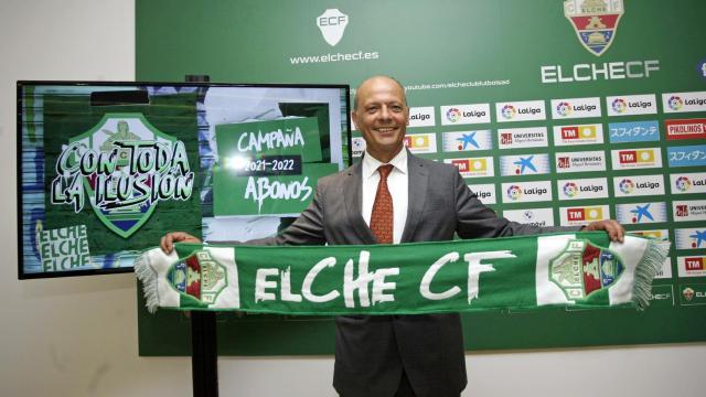 El presidente del Elche durante la presentación de la campaña de abonos este jueves.