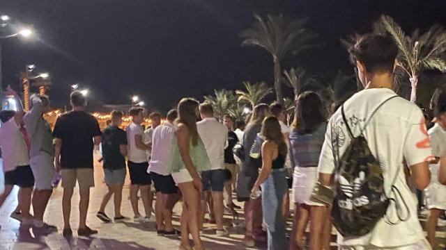 Imágenes del botellón que tuvo lugar hace una semana en Jávea.