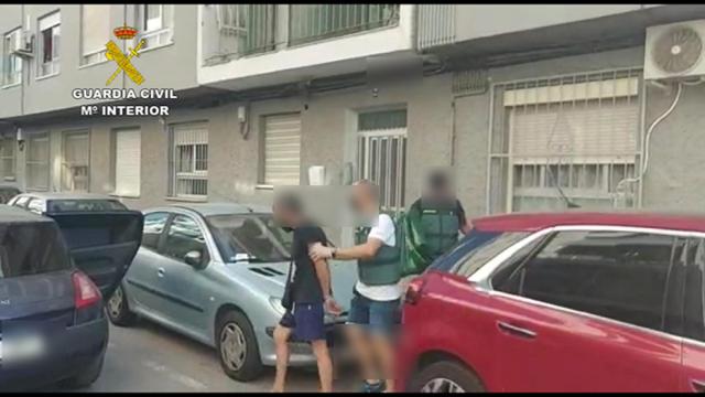 Uno de los detenidos por la Guardia Civil.