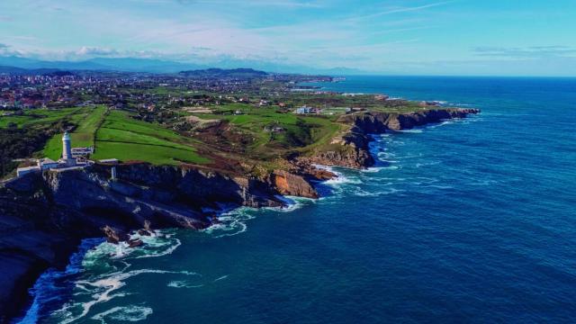 Faro de Cabo Mayor y zona Norte Litoral de Santander - Costa Quebrada